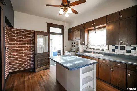 Kitchen - 601 Edward St, Henry, IL 61537 photo 1 of 7