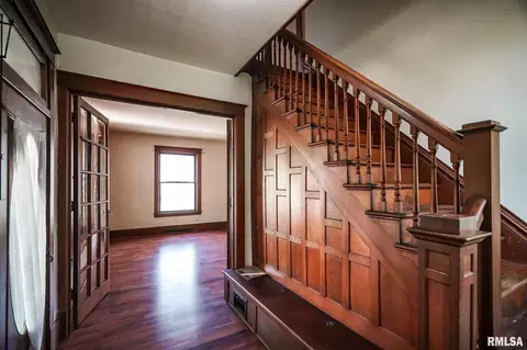 Entry Way - 601 Edward St, Henry, IL 61537 photo 1 of 6