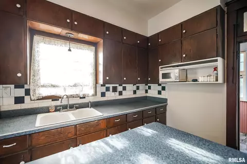 Kitchen - 601 Edward St, Henry, IL 61537 photo 7 of 7