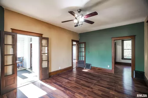 Living - 601 Edward St, Henry, IL 61537 photo 9 of 9