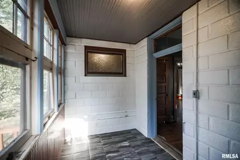 Exterior - 601 Edward St, Henry, IL 61537 photo 10 of 20