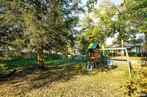 Exterior - 601 Edward St, Henry, IL 61537 photo 3 of 20