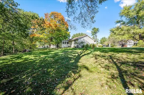 119 Chestnut Dr, Morton, IL 61550 photo 2