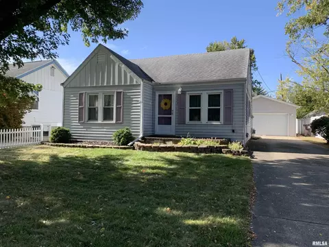 3323 N Finnell Ave, Peoria, IL 61604