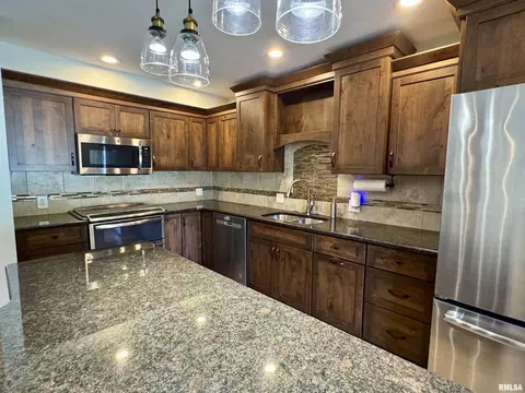 65 N Yorktown Rd, Macomb, IL 61455 photo 14
