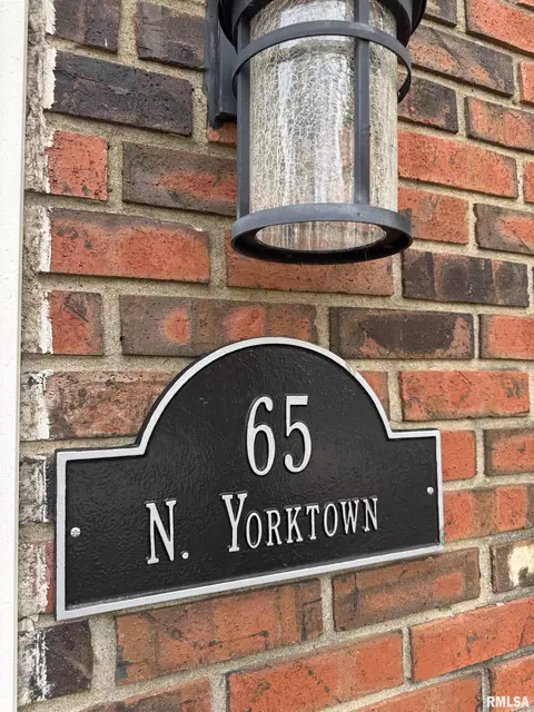 65 N Yorktown Rd, Macomb, IL 61455 photo 4