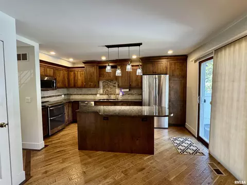 65 N Yorktown Rd, Macomb, IL 61455 photo 12