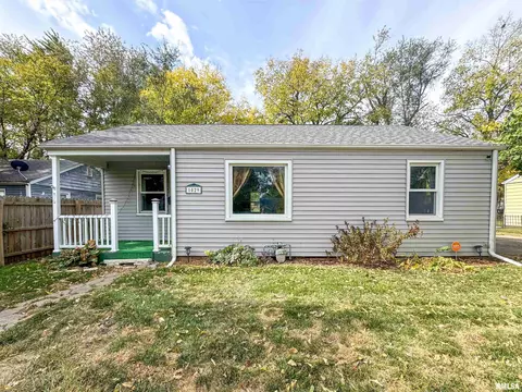 1029 S Tonti Ct, Peoria, IL 61605