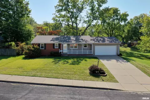 1302 W Tobi Ln, Peoria, IL 61614
