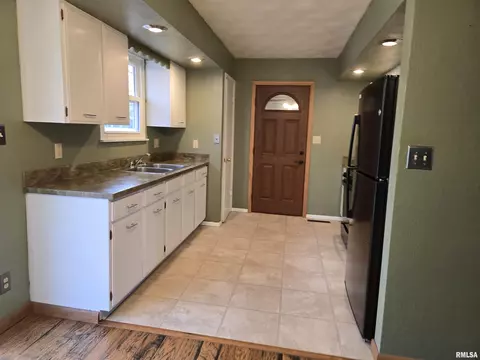 435 Dean Ct, Canton, IL 61520 photo 16