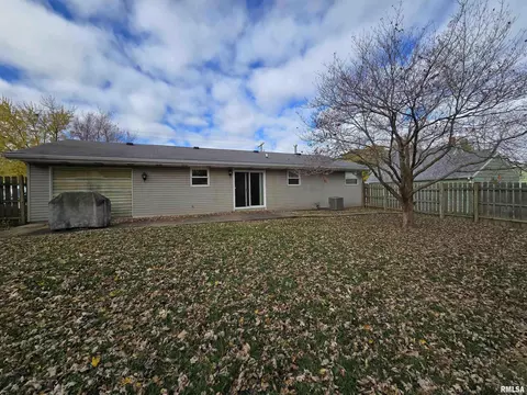 435 Dean Ct, Canton, IL 61520 photo 43