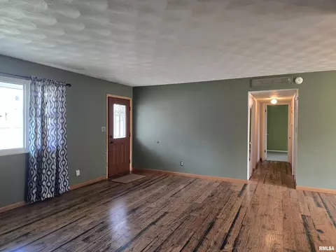 435 Dean Ct, Canton, IL 61520 photo 9