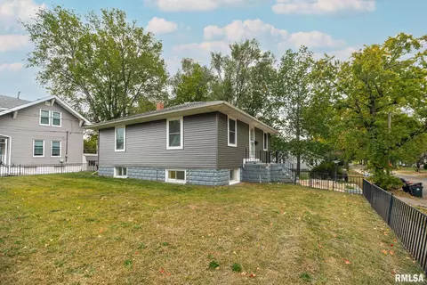 1500 S 5th St, Pekin, IL 61554 photo 2