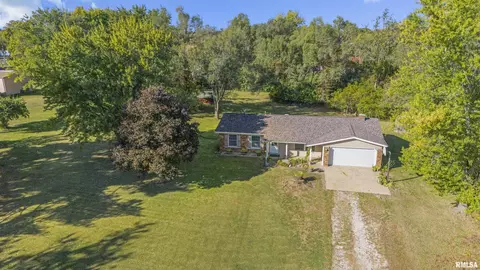 9227 S Terry Rd, Mapleton, IL 61547