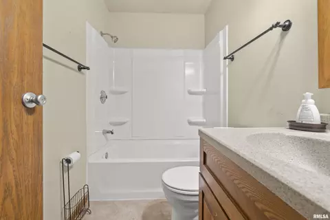 9227 S Terry Rd, Mapleton, IL 61547 photo 18