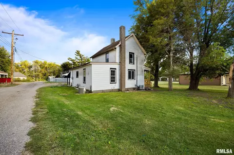 1062 2nd St, Camp Grove, IL 61424
