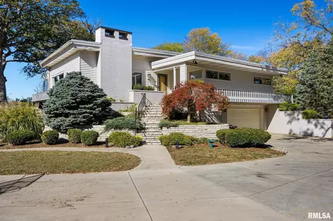 1283 N Skyview Dr, East Peoria, IL 61611