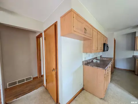 501 E 7th St, Delavan, IL 61734 photo 33