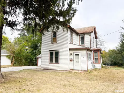 111 N Creamery, Eureka, IL 61530 photo 3