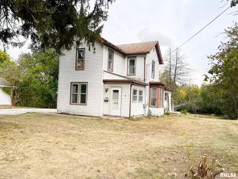 111 N Creamery, Eureka, IL 61530 photo 4