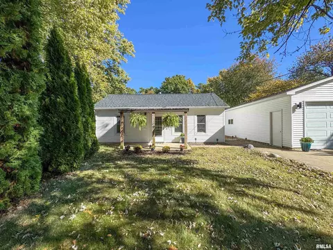 304 Baylor St, East Peoria, IL 61611