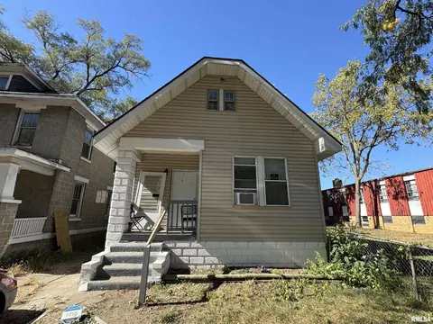 1011 S Greenlawn Ave, Peoria, IL 61605