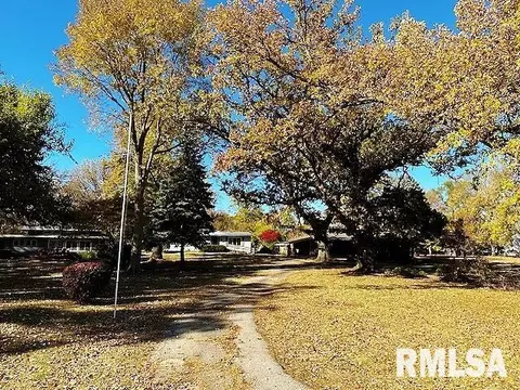13913 N River Beach Dr, Chillicothe, IL 61523