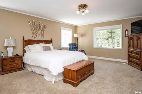 Bedroom - 201 N Kickapoo Ter, Peoria, IL 61604 photo 1 of 13