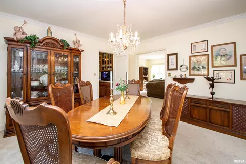 Dining - 201 N Kickapoo Ter, Peoria, IL 61604 photo 4 of 5