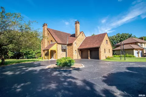 Exterior - 201 N Kickapoo Ter, Peoria, IL 61604 photo 16 of 17