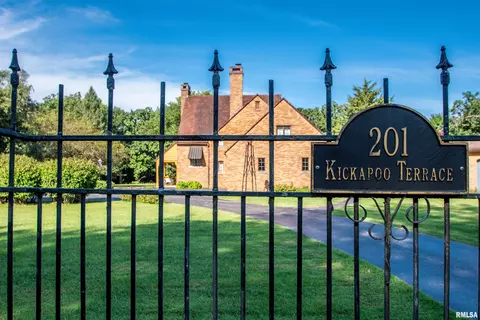 201 N Kickapoo Ter, Peoria, IL 61604