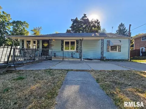 717 Eureka St, Peoria, IL 61603