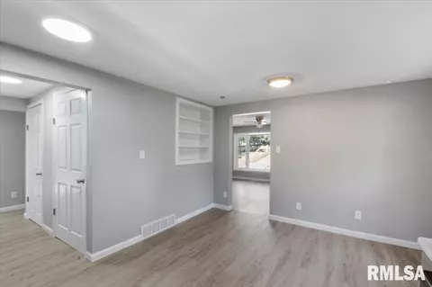 810 9th Ave, Silvis, IL 61282 photo 8