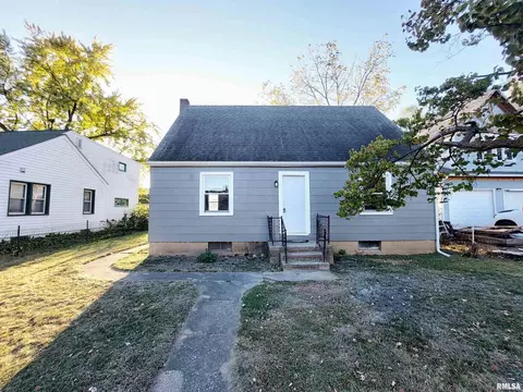 1413 N 6th St, Chillicothe, IL 61523