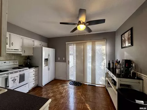 30 S Yorktown Rd, Macomb, IL 61455 photo 11