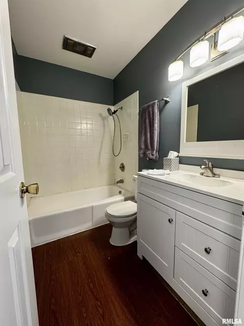 30 S Yorktown Rd, Macomb, IL 61455 photo 17