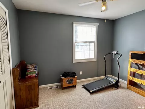 30 S Yorktown Rd, Macomb, IL 61455 photo 18