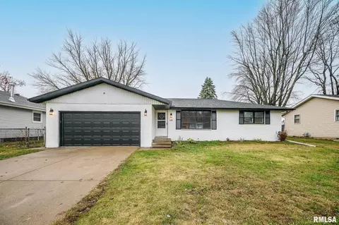 110 James Ct, East Peoria, IL 61611