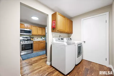 130 E High Point Rd, Peoria, IL 61614 photo 9