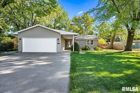 130 E High Point Rd, Peoria, IL 61614