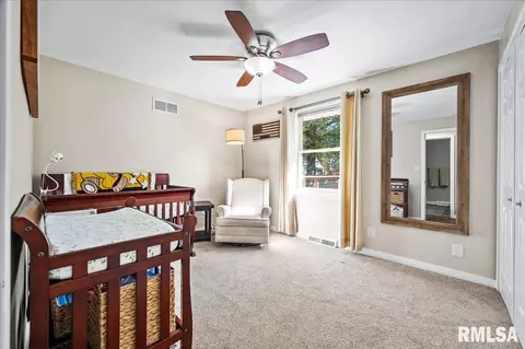 130 E High Point Rd, Peoria, IL 61614 photo 13