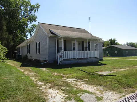 621 E Main St, Ipava, IL 61441 photo 2