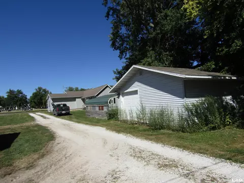 621 E Main St, Ipava, IL 61441 photo 11