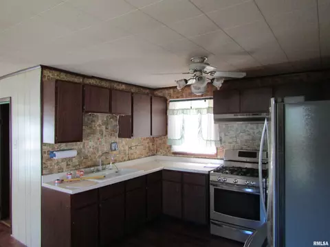 621 E Main St, Ipava, IL 61441 photo 28