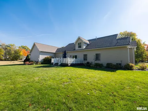509 E 2nd St, Delavan, IL 61734 photo 59