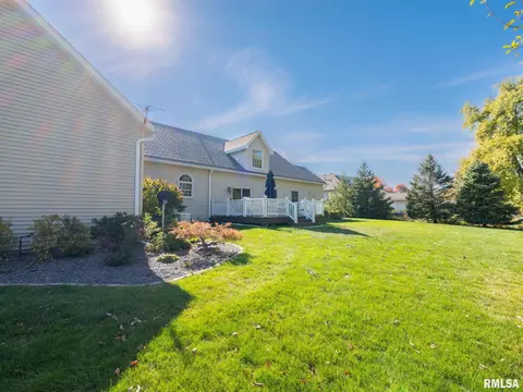 509 E 2nd St, Delavan, IL 61734 photo 6