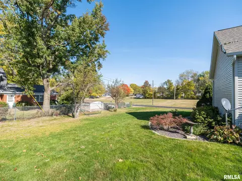 509 E 2nd St, Delavan, IL 61734 photo 57