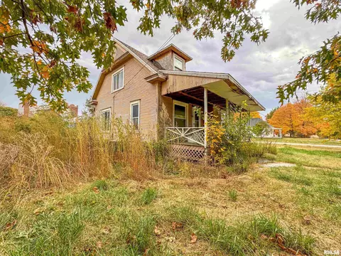111 S Madison St, Lowpoint, IL 61545 photo 3