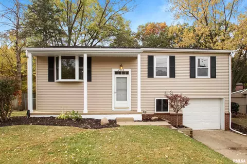 2312 W Winnebago Dr, Peoria, IL 61614