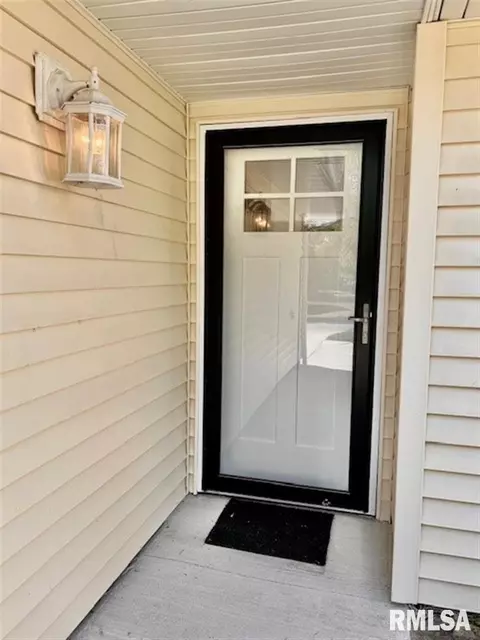966 S Garfield St, Macomb, IL 61455 photo 2